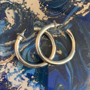 Chunky hoop earing